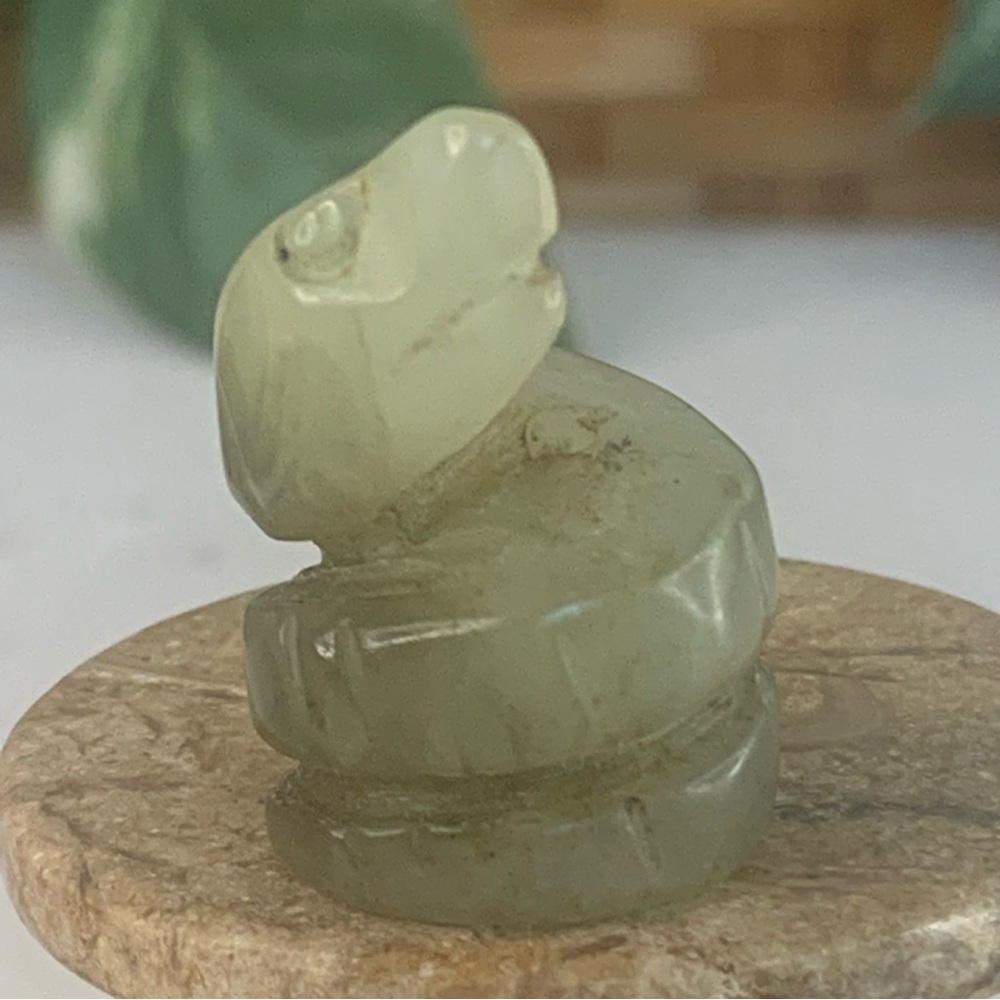 Vintage Chinese Zodiac Jade Snake Pendant Bead Hand Carved Miniature Animal 1.2" - Picture 3 of 11